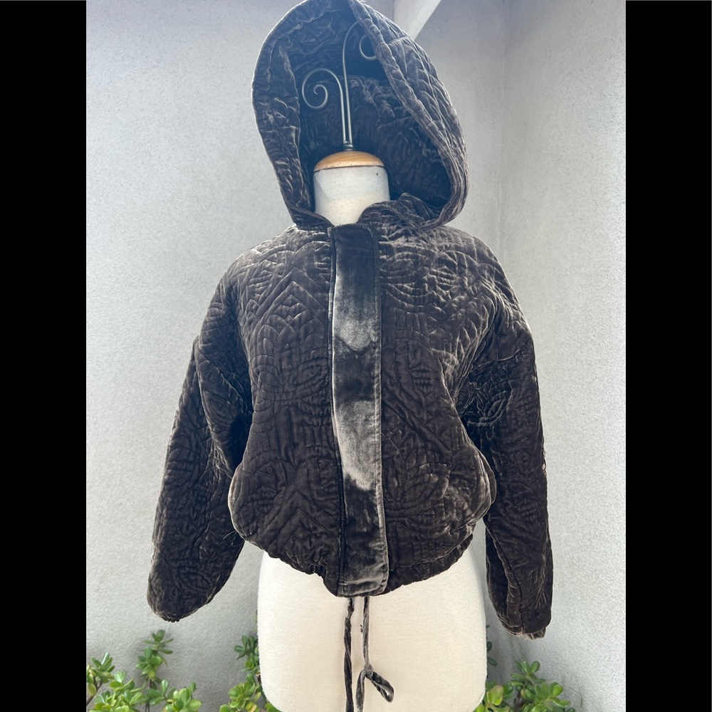 Silence + Noise velour quilted brown short zipper jacket Sz XS Hood with pockets